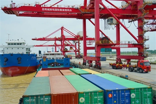 【打好“发展六仗”】“上海-岳阳-重庆”进口集装箱货物转运监管新模式在岳阳实施