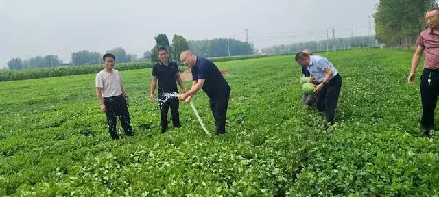 ƽ�����е�ְҵѧУ���������־Ը����Ϊ�����Ȳ����ձ��ݻ���